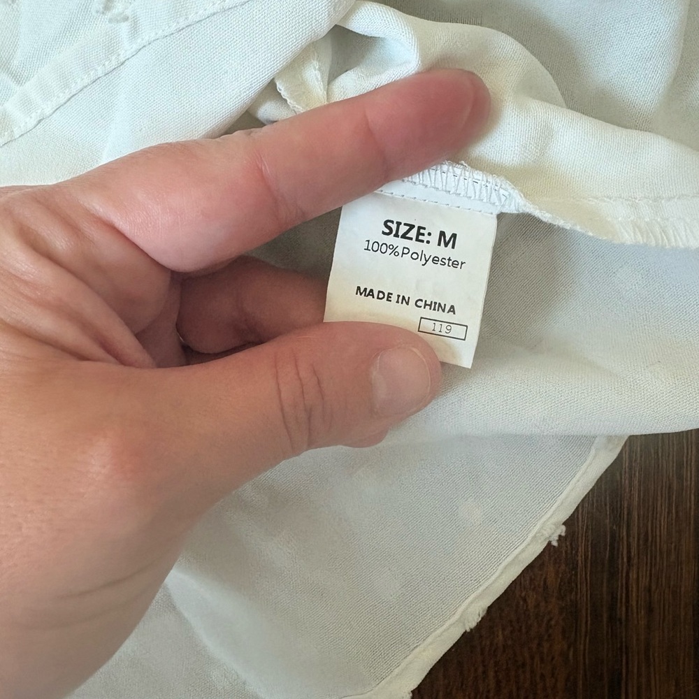Amazon white blouse with buttons - Picture 2 of 3